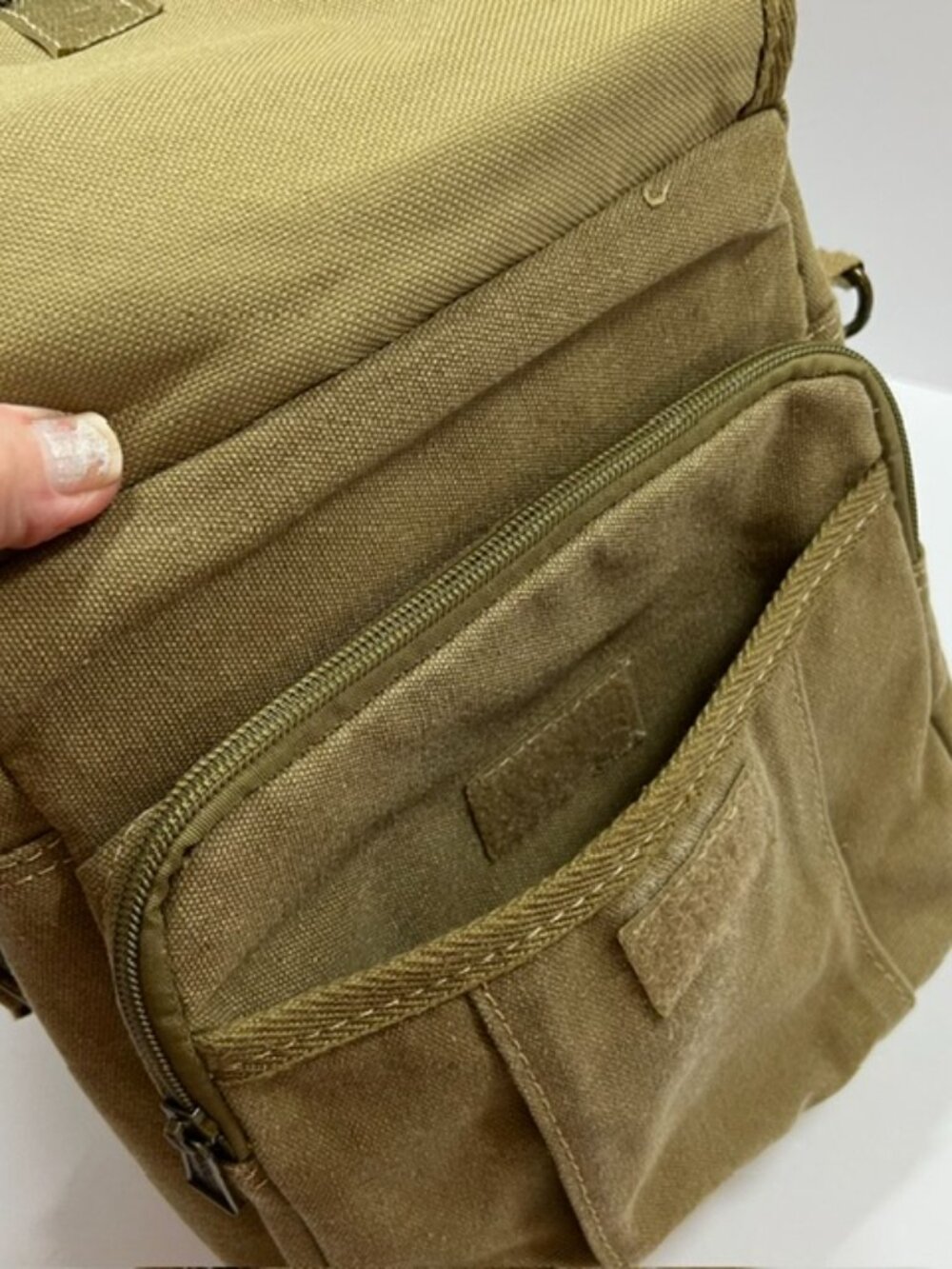 EUROSPORT Padded Canvas Crossbody Tablet/Ipad & Gear Messenger Travel Bag - Picture 8 of 13